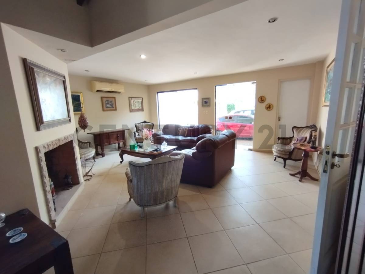 VENDO CASA EN ESQUINA EN EXCELENTE UBICACION - imagen 11