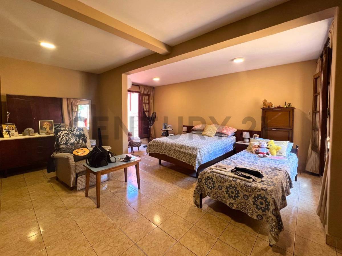 CASA CON EXCELENTE UBICACIÓN EN BARRIO LOS LAURELES - imagen 8