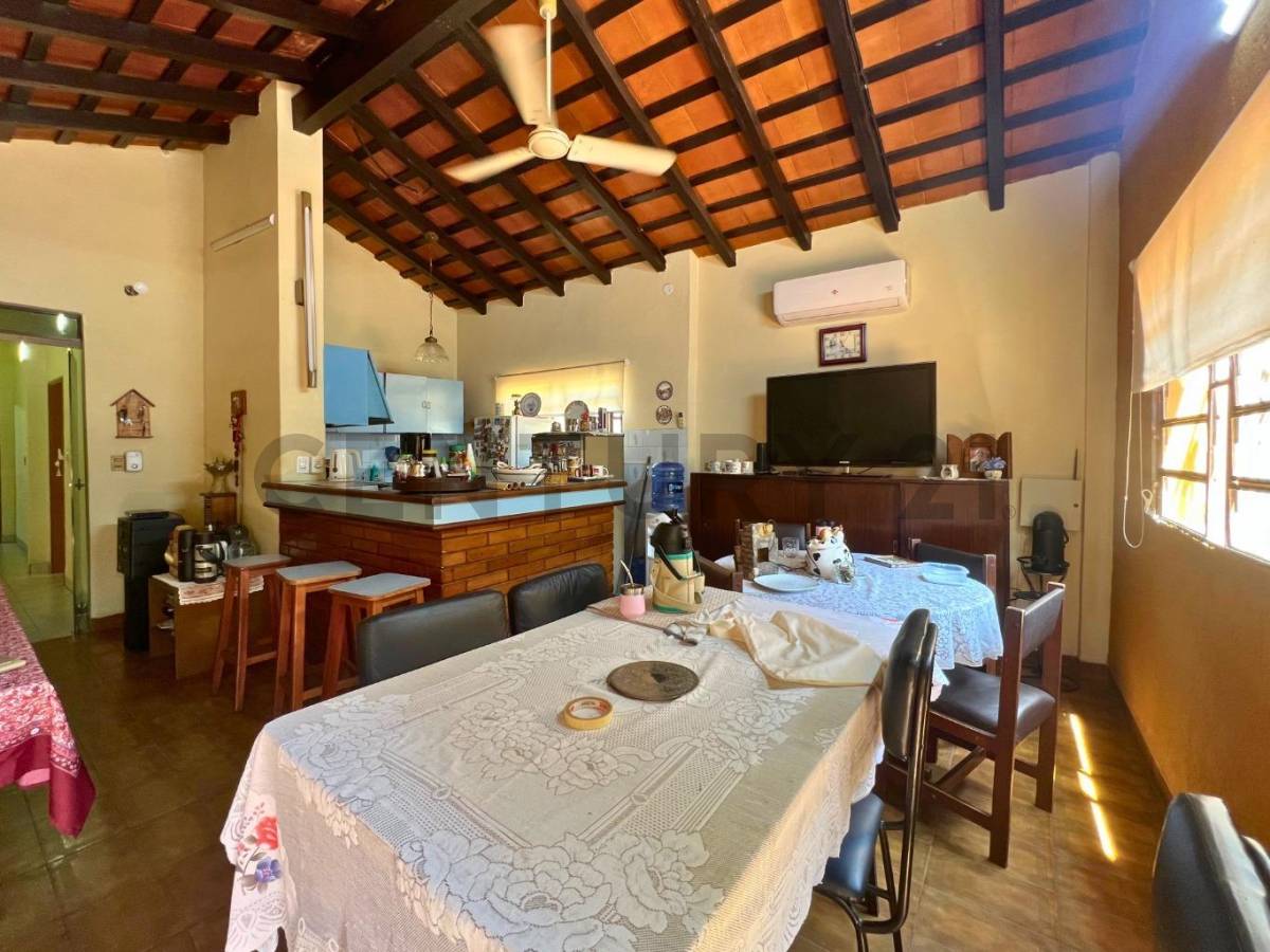 CASA CON EXCELENTE UBICACIÓN EN BARRIO LOS LAURELES - imagen 14