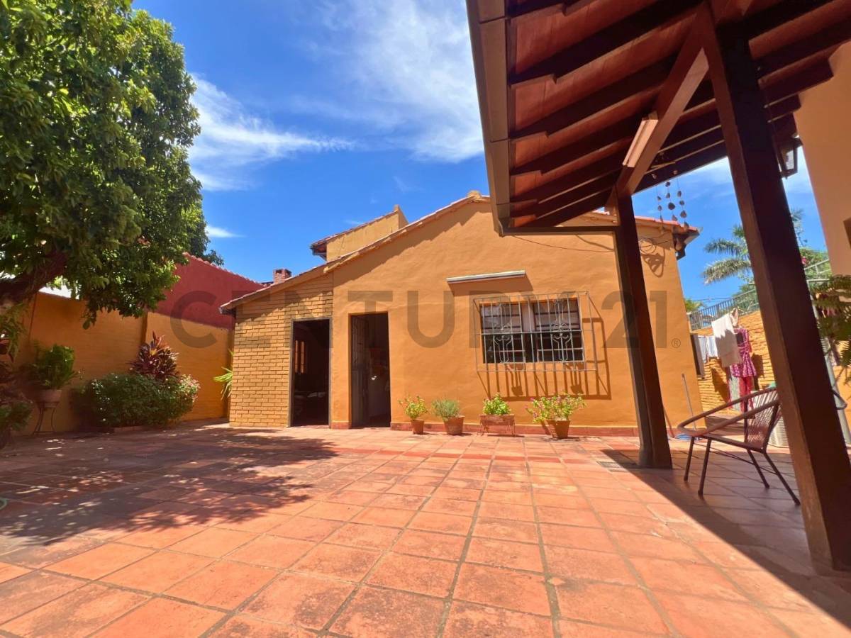CASA CON EXCELENTE UBICACIÓN EN BARRIO LOS LAURELES - imagen 15