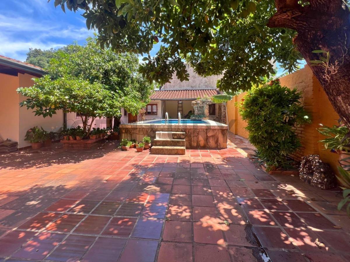 CASA CON EXCELENTE UBICACIÓN EN BARRIO LOS LAURELES - imagen 16