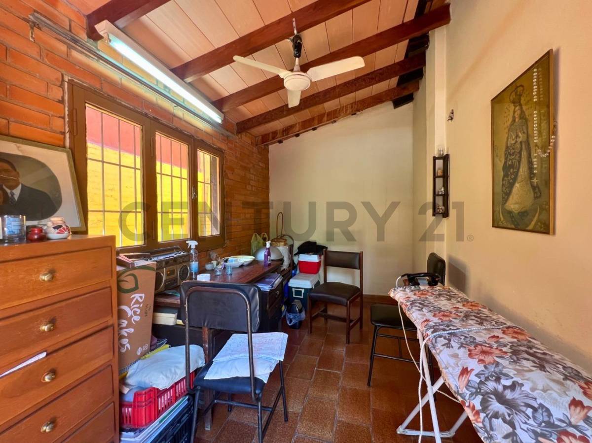 CASA CON EXCELENTE UBICACIÓN EN BARRIO LOS LAURELES - imagen 18