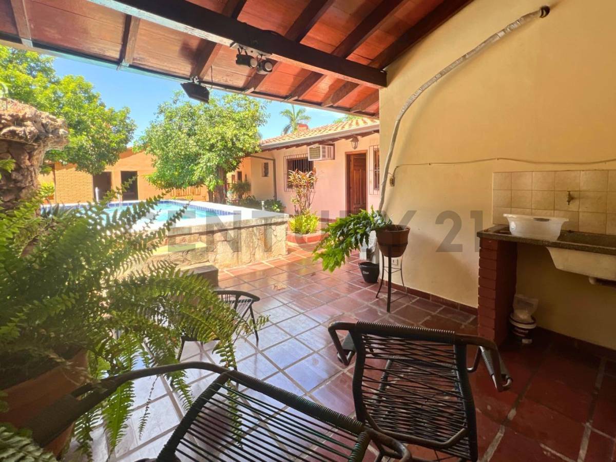 CASA CON EXCELENTE UBICACIÓN EN BARRIO LOS LAURELES - imagen 19