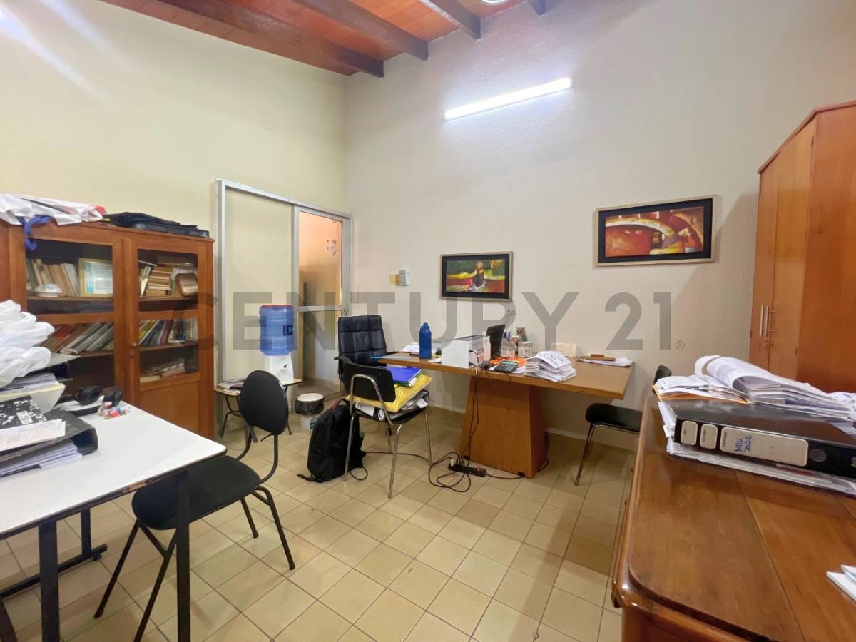 CASA CON EXCELENTE UBICACIÓN EN BARRIO LOS LAURELES - imagen 20