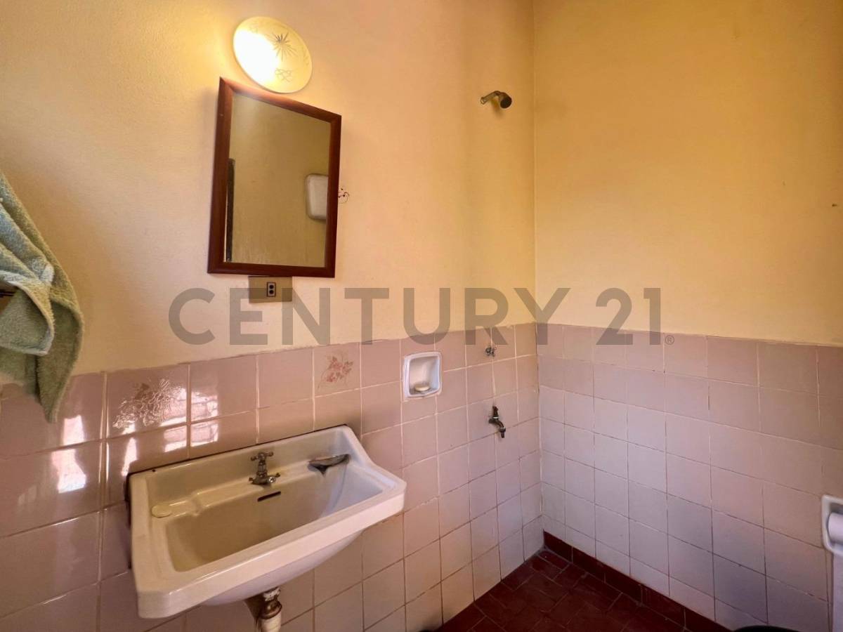 CASA CON EXCELENTE UBICACIÓN EN BARRIO LOS LAURELES - imagen 24