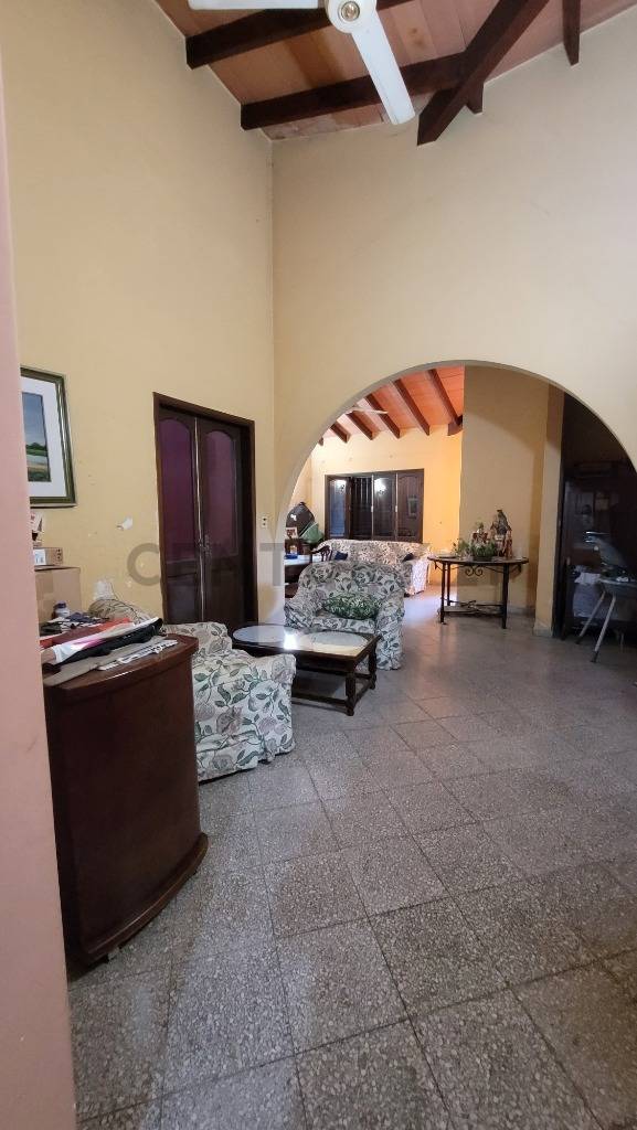 EN VENTA AMPLIA PROPIEDAD EN BARRIO MBOCAYATY - imagen 7