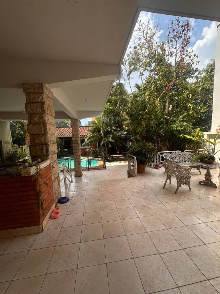 Se vende amplia y elegante casa ideal para familias que buscan comodidad - 9
