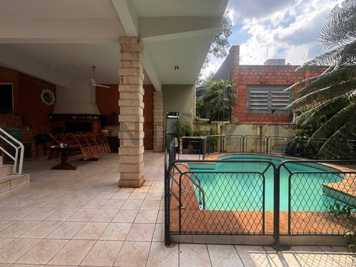 Se vende amplia y elegante casa ideal para familias que buscan comodidad - 10