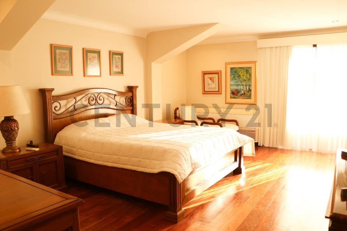 RESIDENCIA DE LUJO EN VENTA – BARRIO MBURICAO - imagen 11