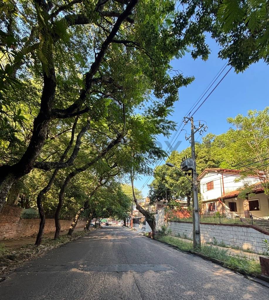 En Venta Barrio Mburicao Amplia Propiedad - imagen 4
