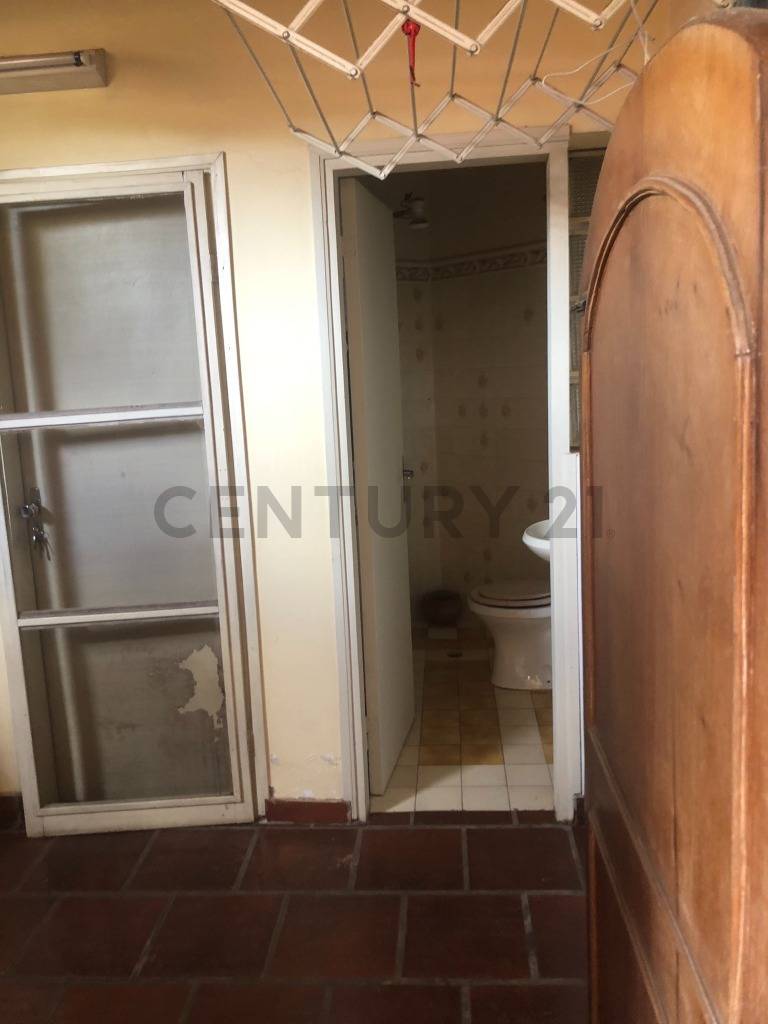 VENDO CHALET EN MBURUCUYA A 2 CUADRAS DE 1er PRESIDENTE y 3 DE STMA TRINIDAD - imagen 6