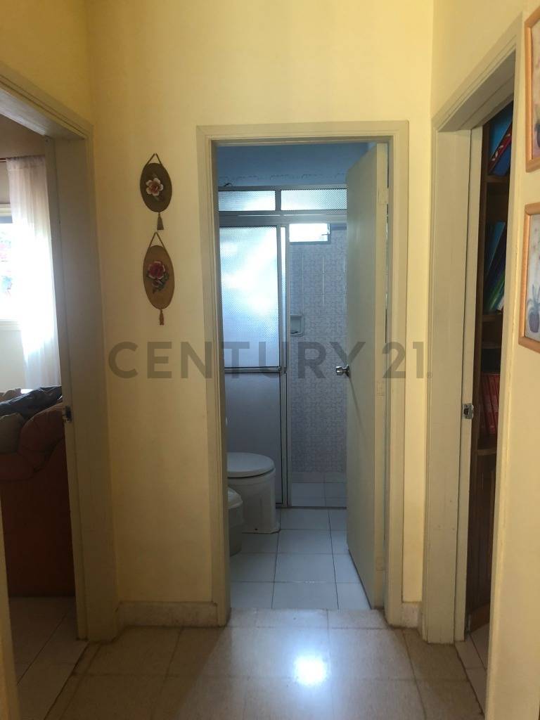 VENDO CHALET EN MBURUCUYA A 2 CUADRAS DE 1er PRESIDENTE y 3 DE STMA TRINIDAD - imagen 11
