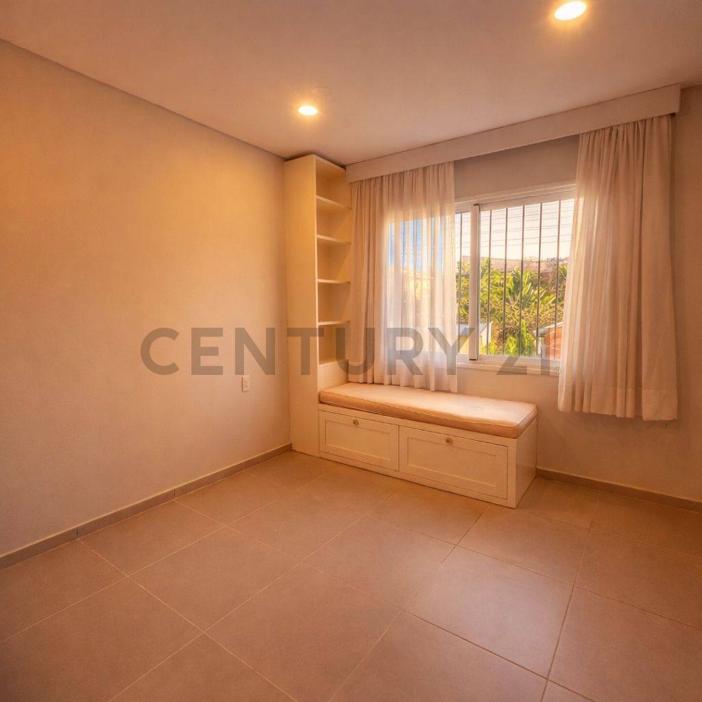 VENDO CASA PAREADA | BARRIO MBURUCUYÁ - 13
