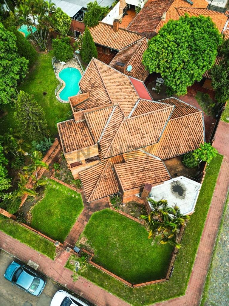 VENDO IMPORTANTE PROPIEDAD Mburucuyá, Asunción - 1