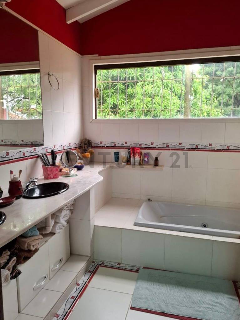 VENTA DE HERMOSA CASA EN EL BARRIO MBURUCUYA - imagen 8