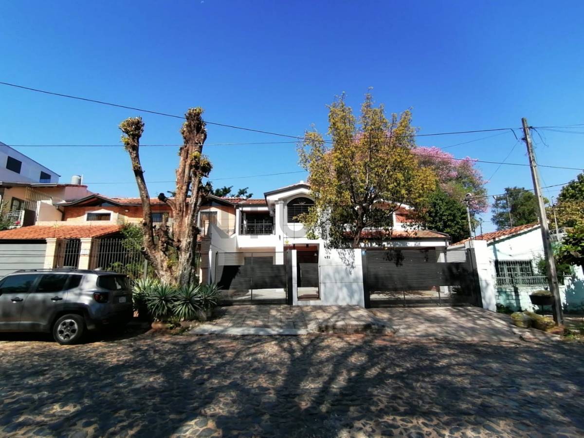 VENDO – Hermosa Casa en Barrio Mburucuyá, Asunción. - imagen 3