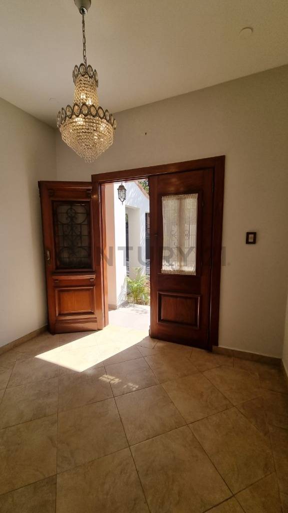 VENDO – Hermosa Casa en Barrio Mburucuyá, Asunción. - imagen 7