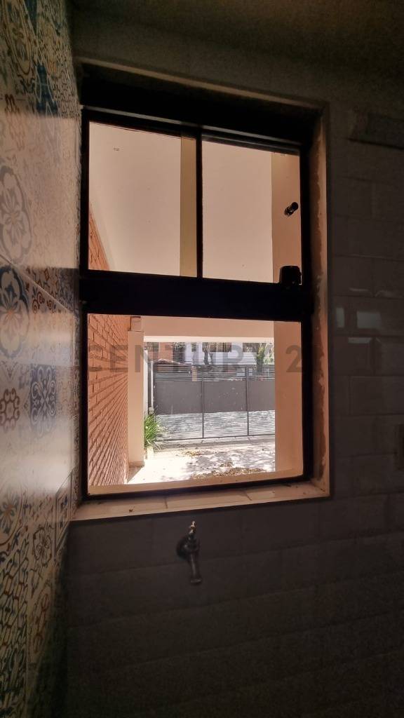 VENDO – Hermosa Casa en Barrio Mburucuyá, Asunción. - imagen 9