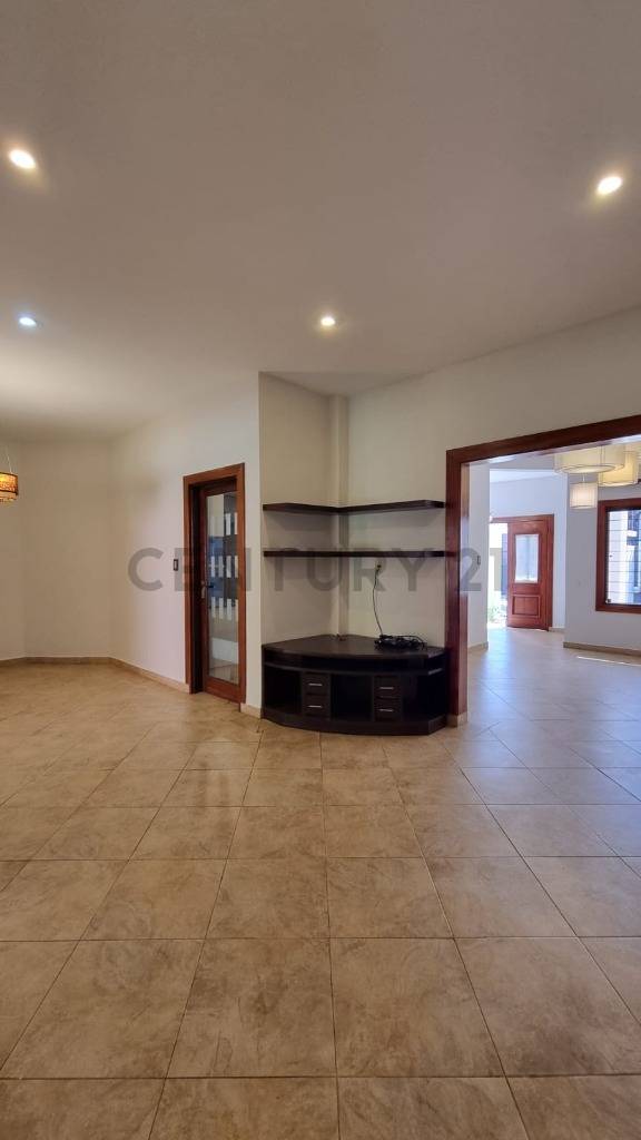 VENDO – Hermosa Casa en Barrio Mburucuyá, Asunción. - imagen 11