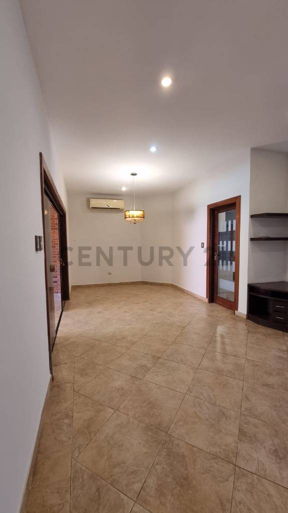 VENDO – Hermosa Casa en Barrio Mburucuyá, Asunción. - imagen 13