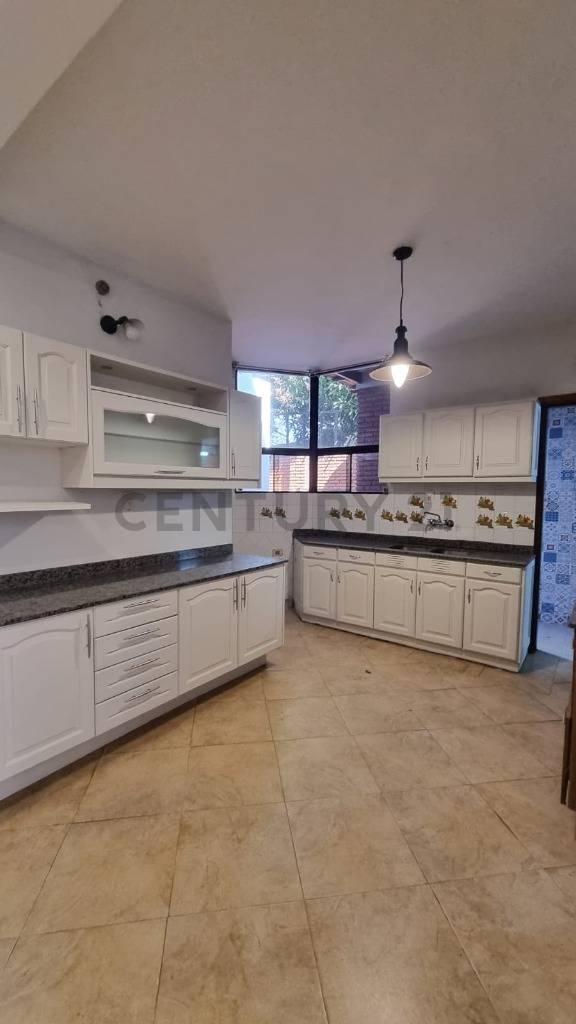VENDO – Hermosa Casa en Barrio Mburucuyá, Asunción. - imagen 14