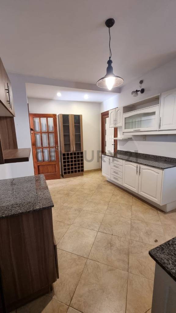 VENDO – Hermosa Casa en Barrio Mburucuyá, Asunción. - imagen 15