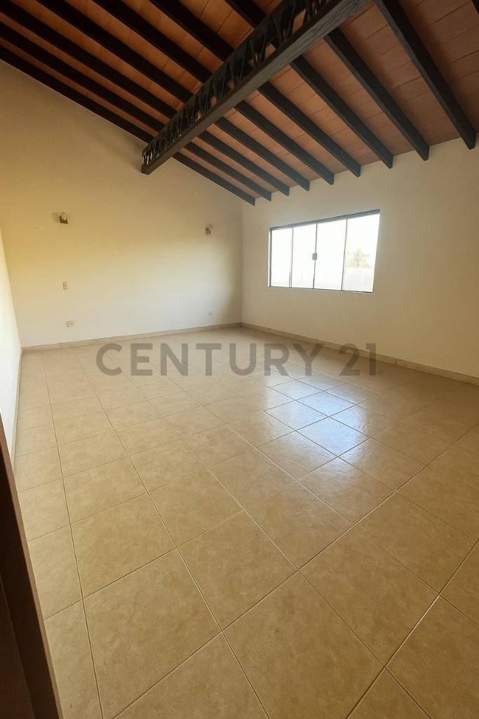 EN VENTA – CASA EN BARRIO MARISCAL ESTIGARRIBIA - 5