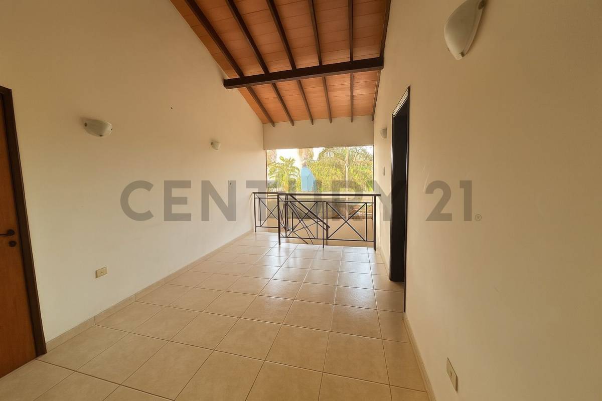 EN VENTA – CASA EN BARRIO MARISCAL ESTIGARRIBIA - 13