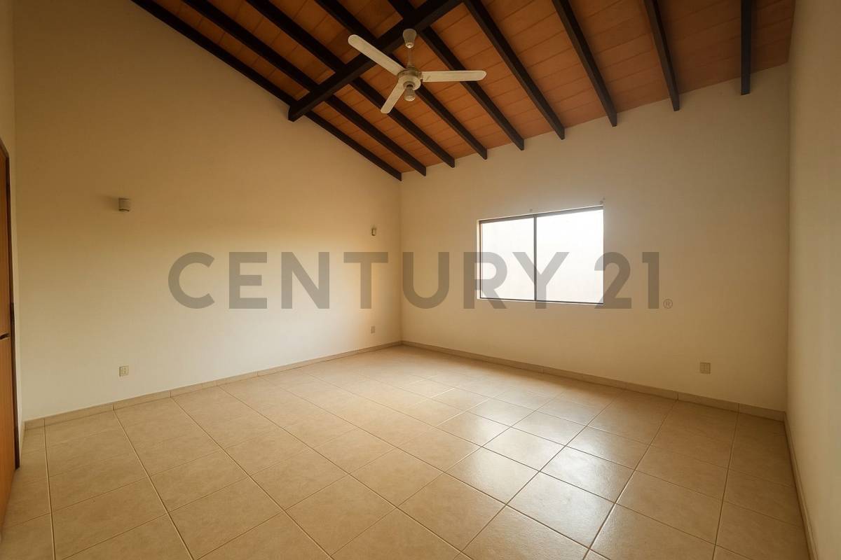 EN VENTA – CASA EN BARRIO MARISCAL ESTIGARRIBIA - 14