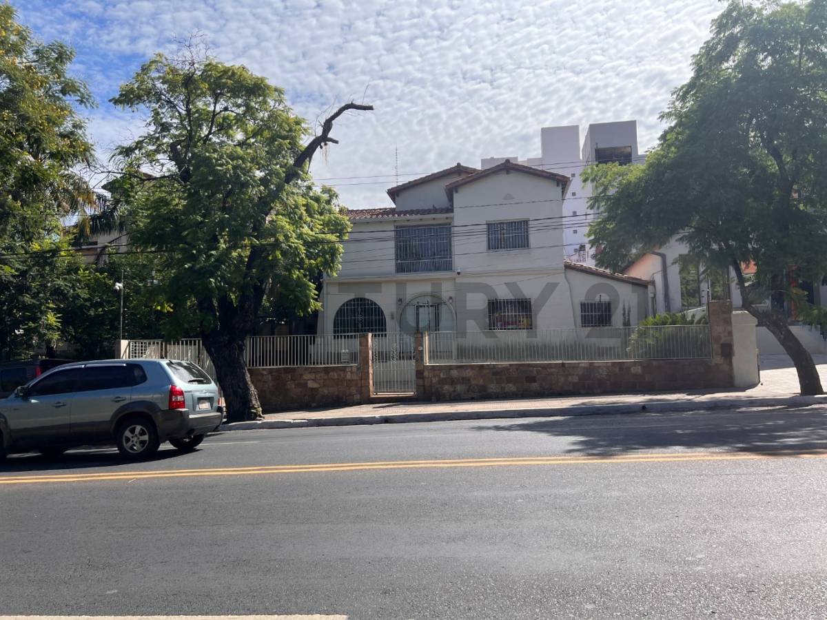 VENDO PROPIEDAD PARA INVERSIONISTA SOBRE AV. MARISCAL LOPEZ - 3