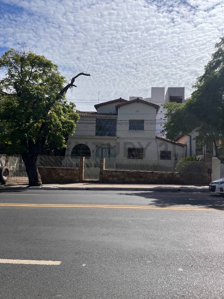 VENDO PROPIEDAD PARA INVERSIONISTA SOBRE AV. MARISCAL LOPEZ - 9