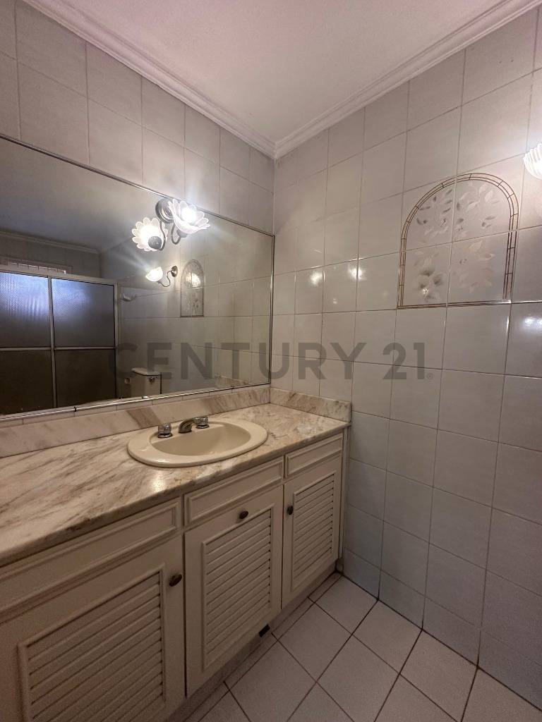 Vendo casa para comercio o vivienda en esquina barrio Mariscal Lopez Asunción - imagen 14