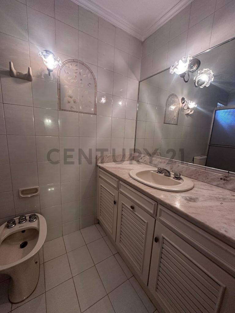 Vendo casa para comercio o vivienda en esquina barrio Mariscal Lopez Asunción - imagen 16