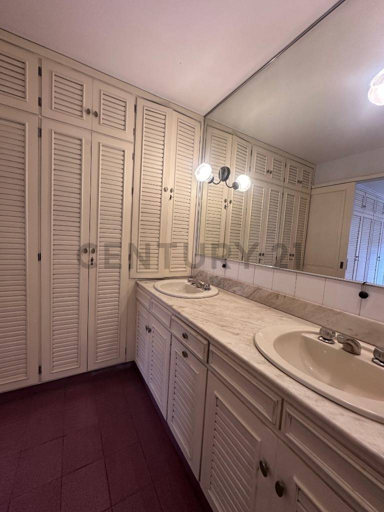 Vendo casa para comercio o vivienda en esquina barrio Mariscal Lopez Asunción - imagen 18