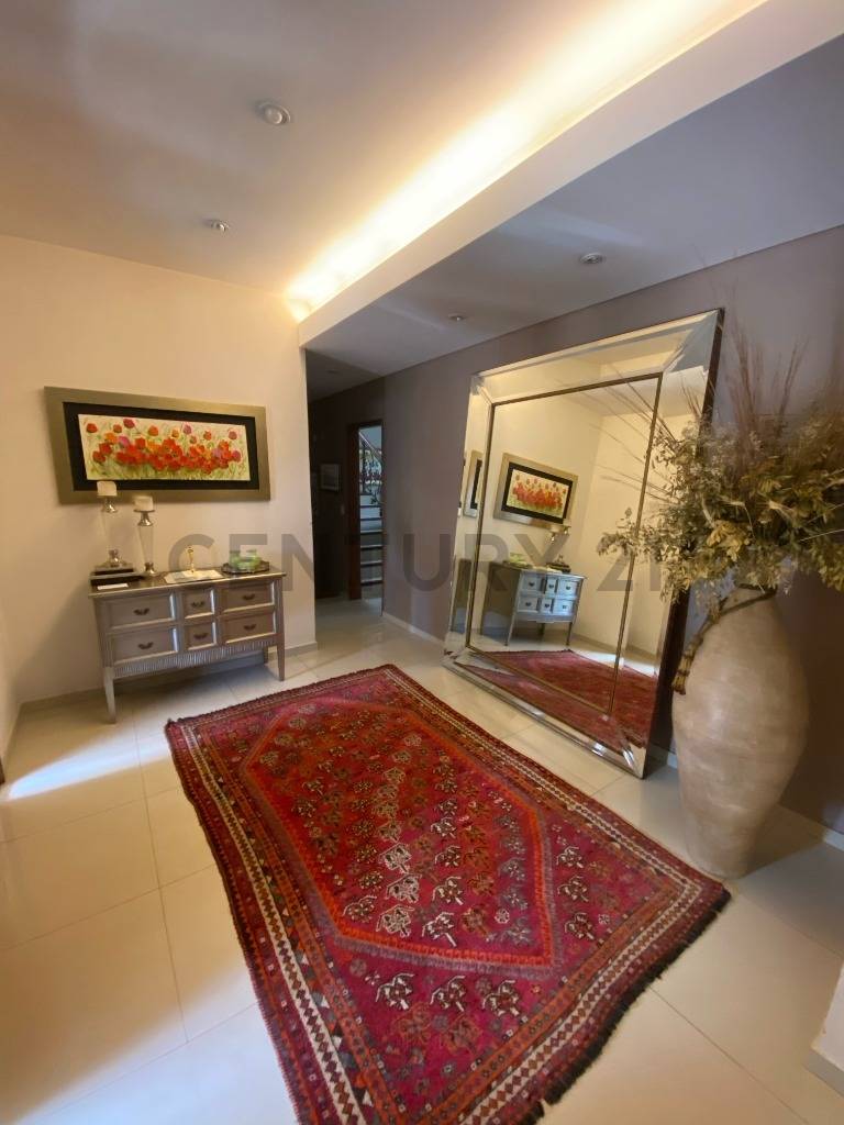 VENTA RESIDENCIA EN EL BARRIO MBURUCUYA - 3
