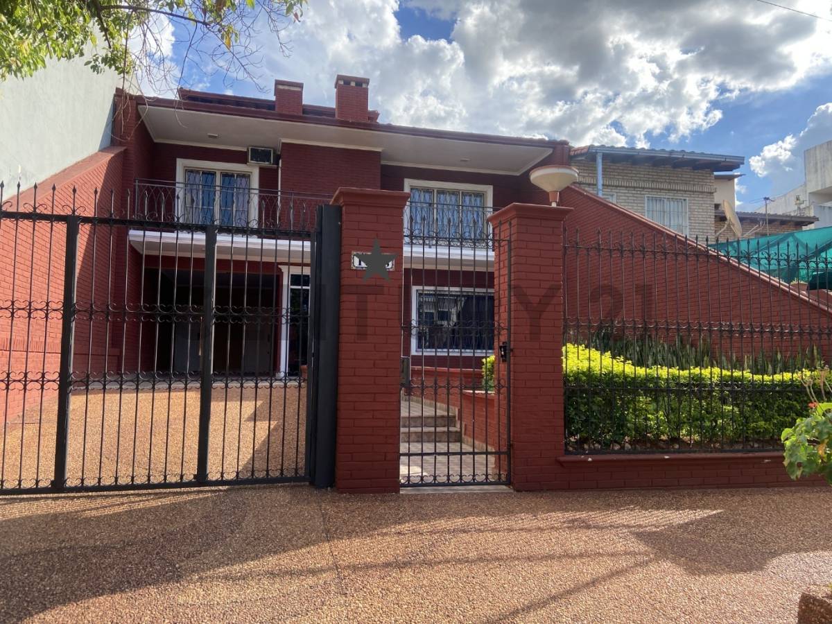 VENDO CASA DE 5 DORMITORIOS | BARRIO NAZARET - 1