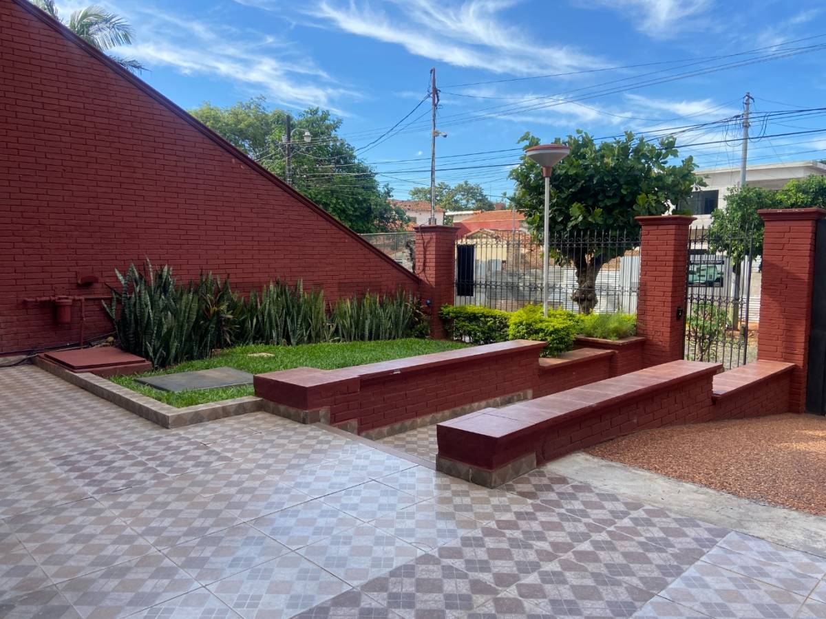 VENDO CASA DE 5 DORMITORIOS | BARRIO NAZARET - 5