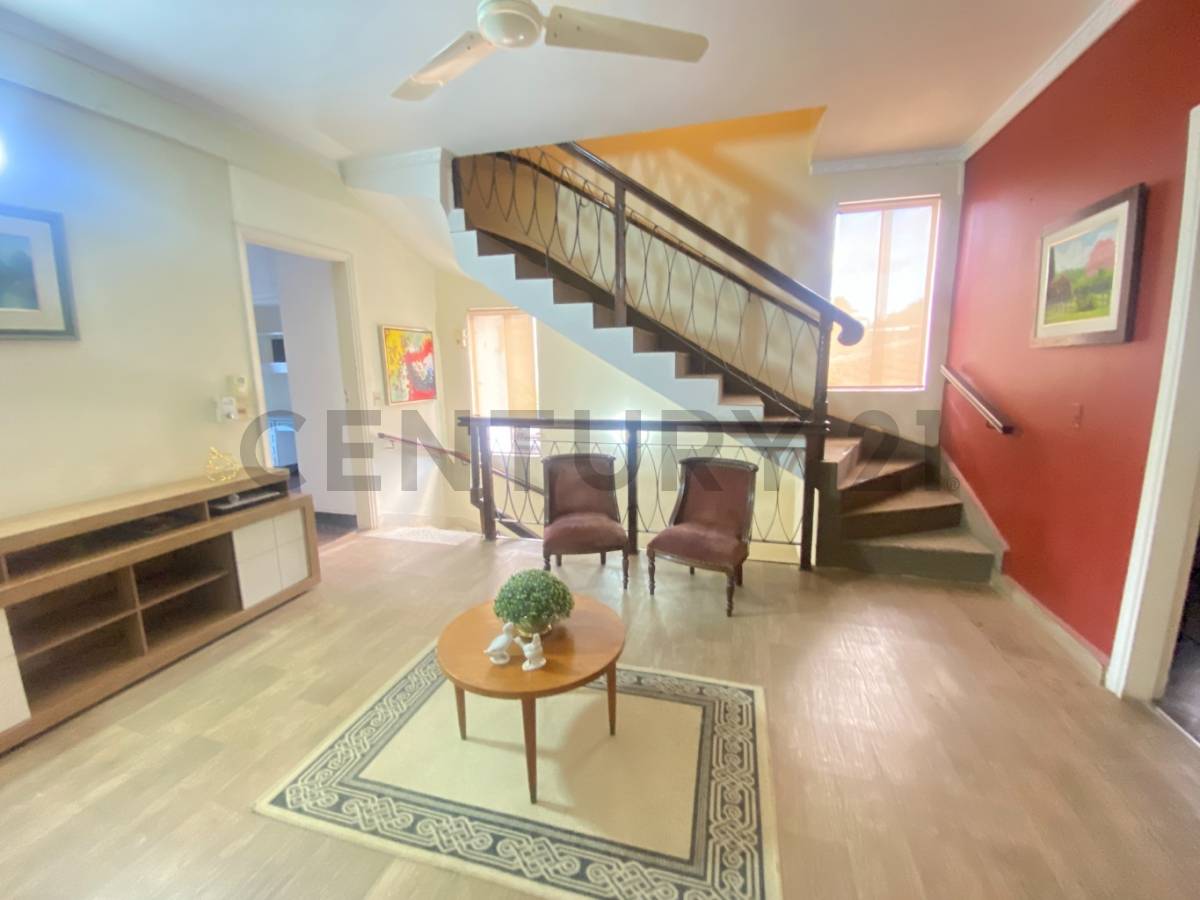 VENDO CASA DE 5 DORMITORIOS | BARRIO NAZARET - 11