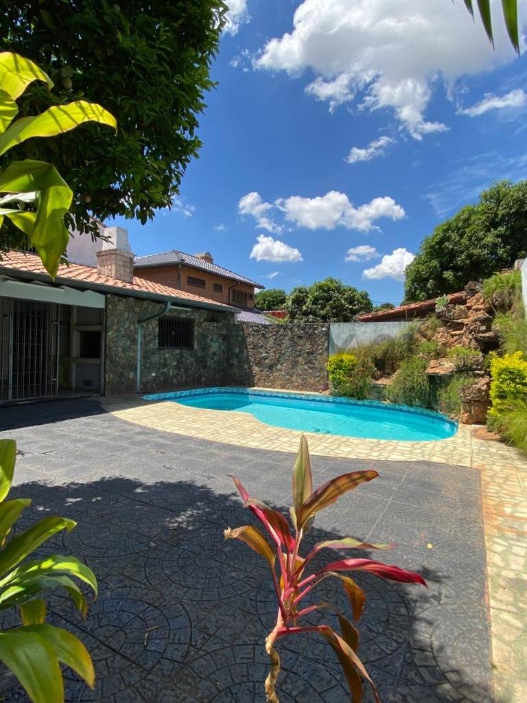 Casa en Venta – Barrio Nazareth, Asunción - 1