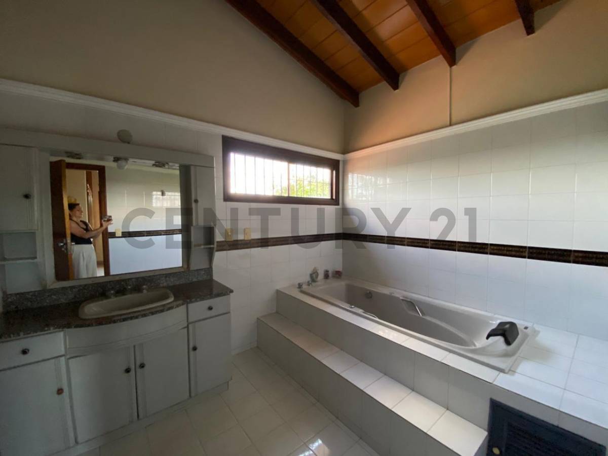 Casa en Venta – Barrio Nazareth, Asunción - 13