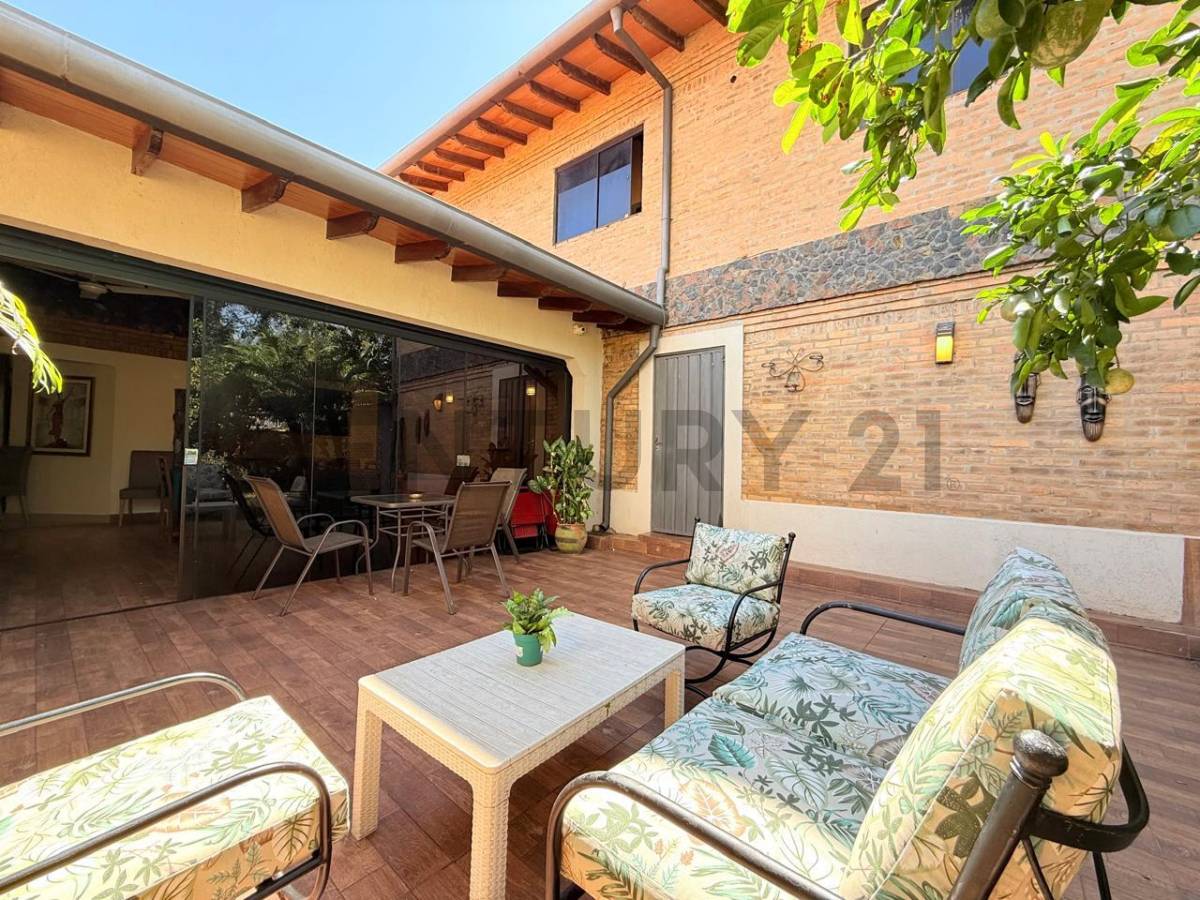 En venta residencia de 4 habitaciones en Bº Recoleta - 1