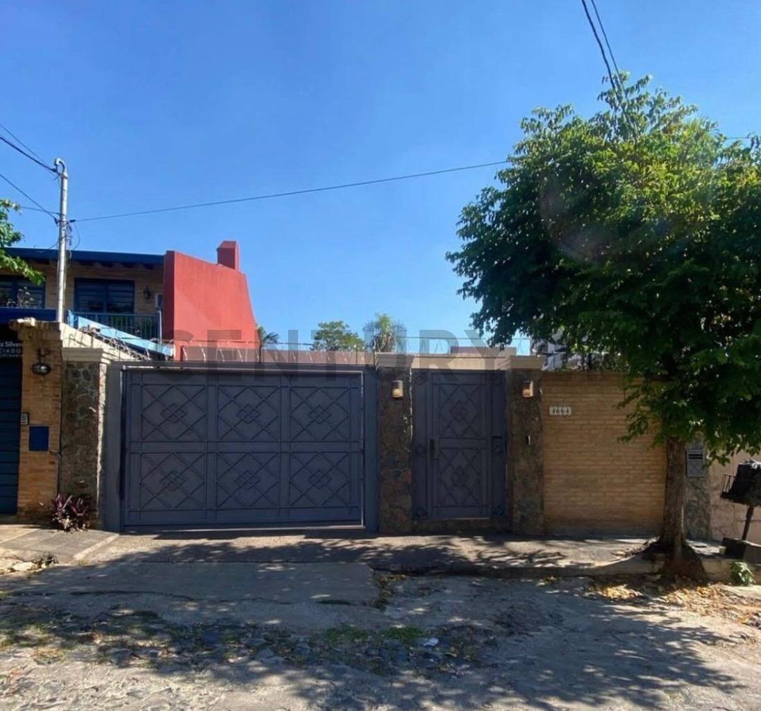 En venta residencia de 4 habitaciones en Bº Recoleta - 2