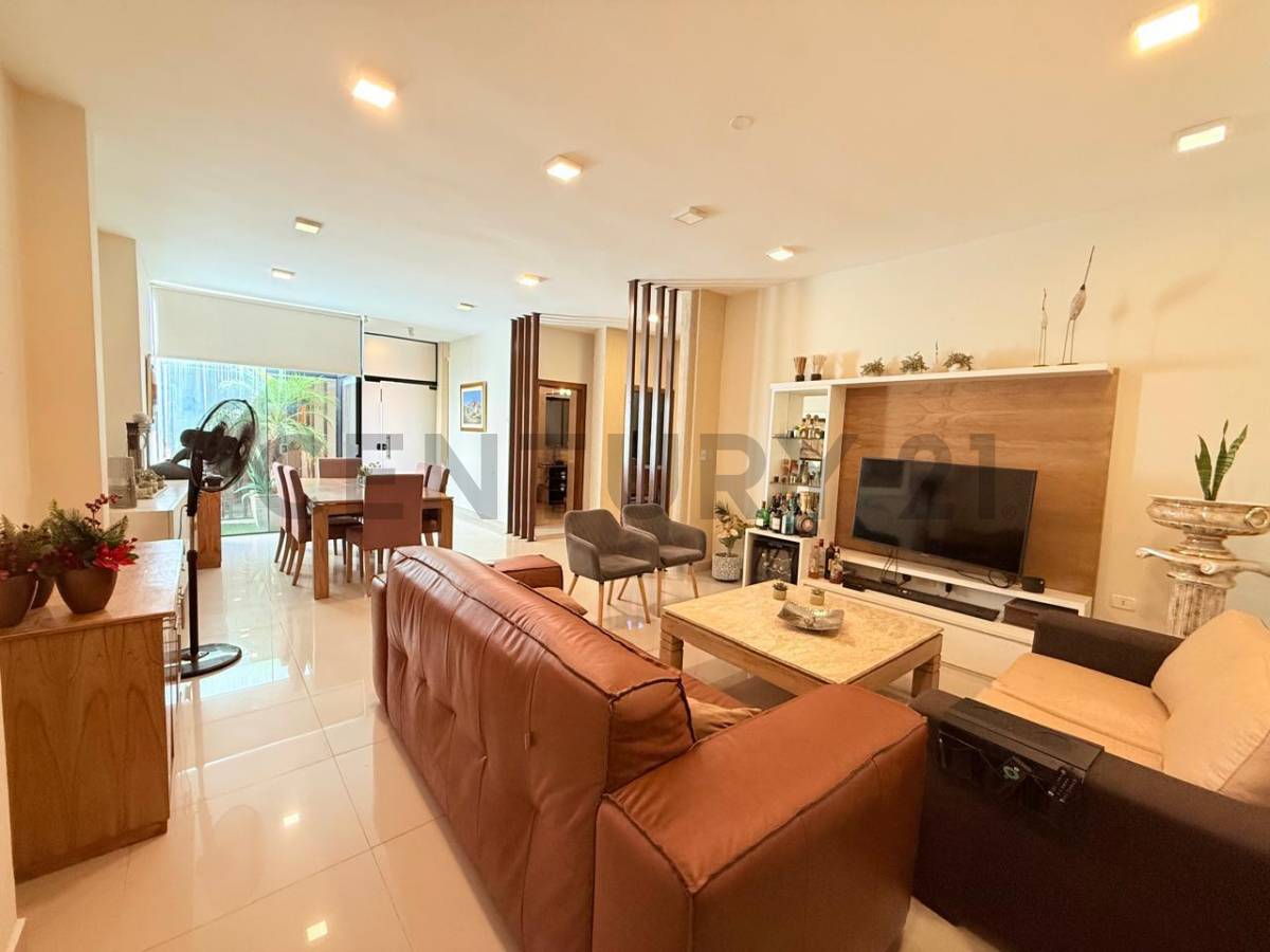 En venta residencia de 4 habitaciones en Bº Recoleta - 5