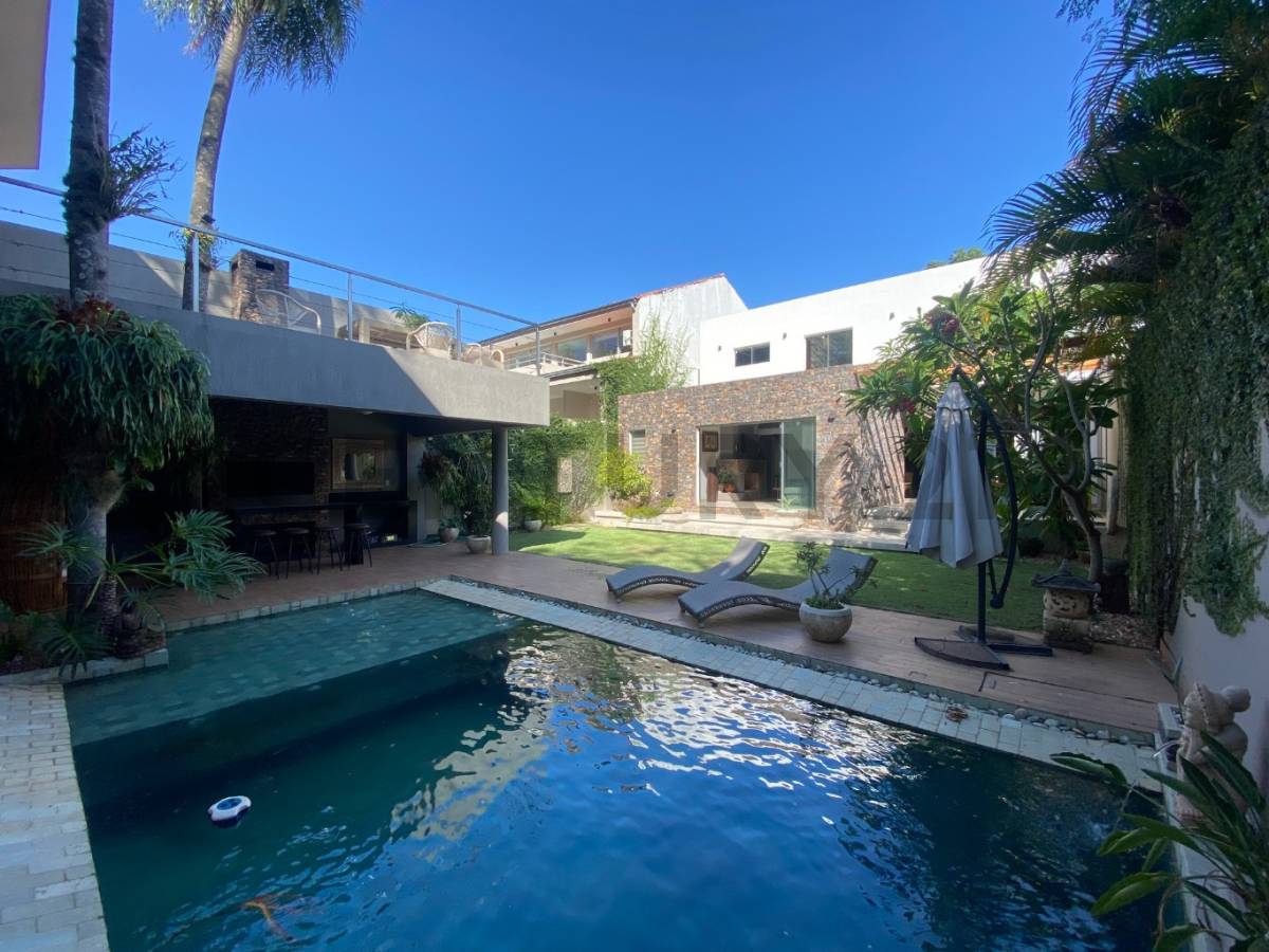 EXCLUSIVA CASA AMOBLADA ESTILO BALI - 1