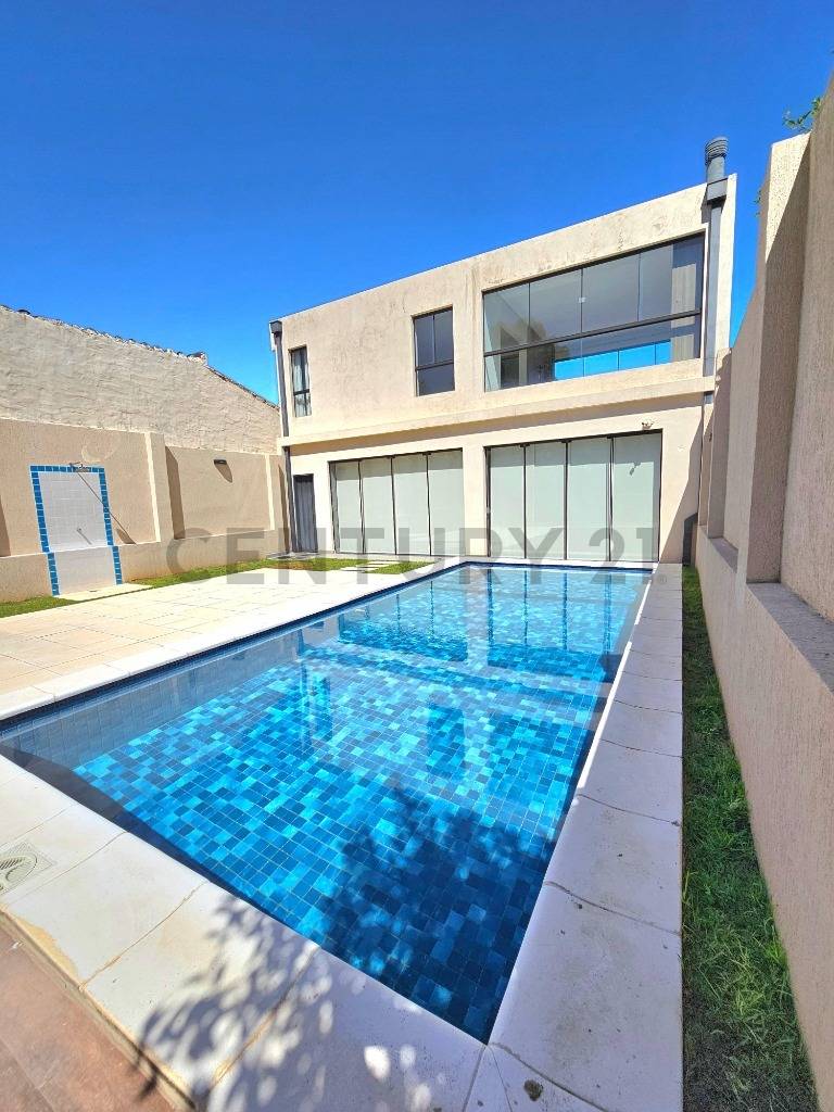 EN VENTA CASA DE 3 HABITACIONES EN EL BARRIO YCUA SATI - imagen 2