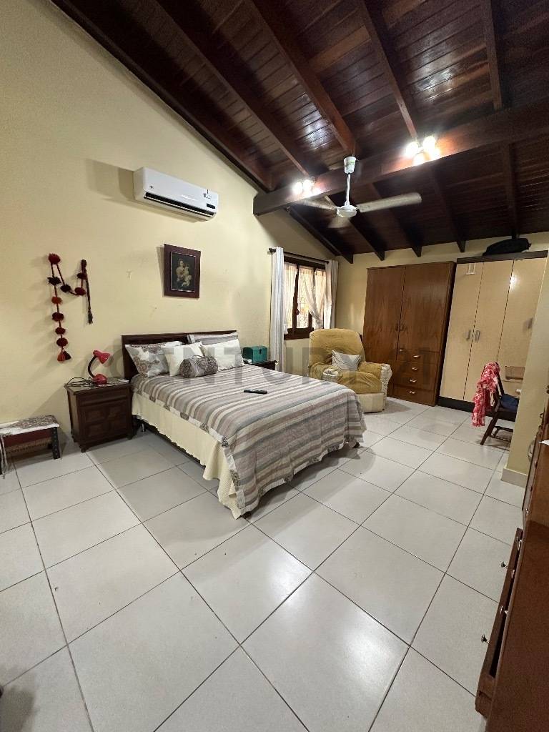 Vendo amplia propiedad con casa para refaccionar o demoler. Dos terrenos juntos. - 6