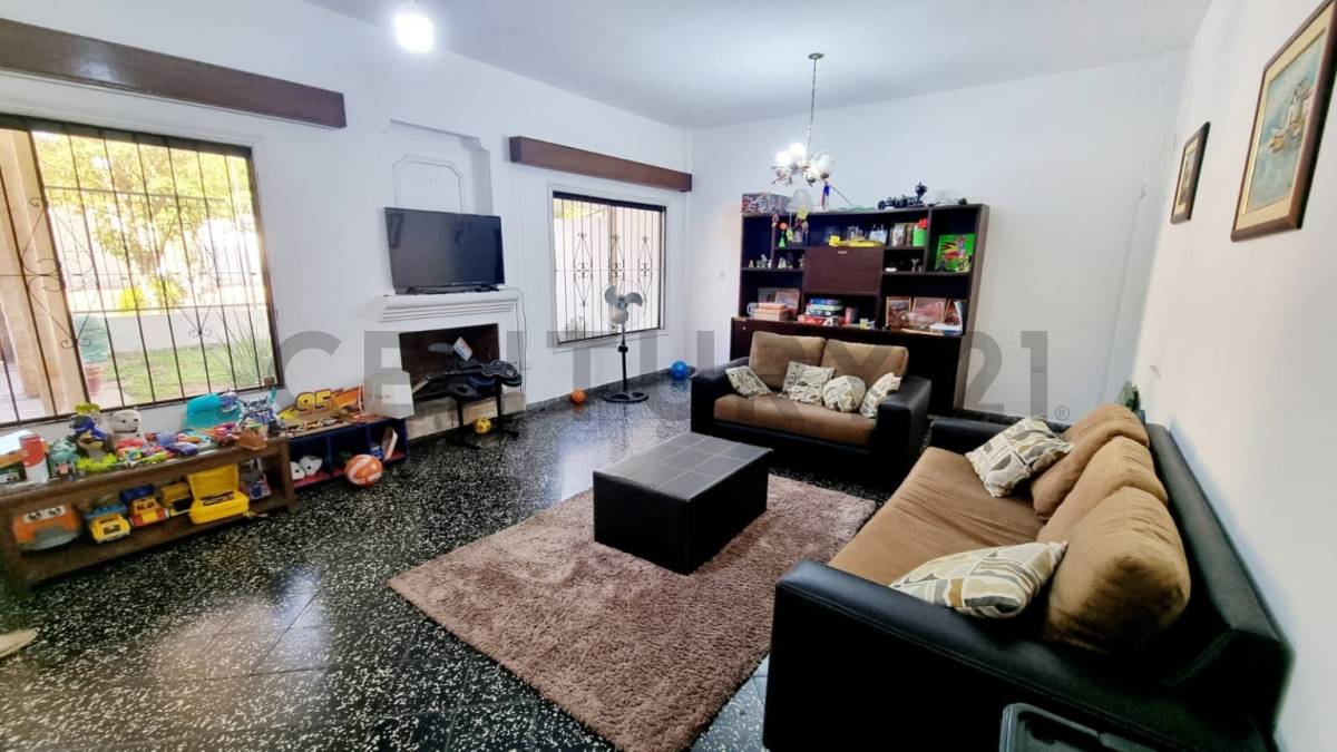 AMPLIA CASA EN EL BARRIO REPUBLICANO - imagen 3