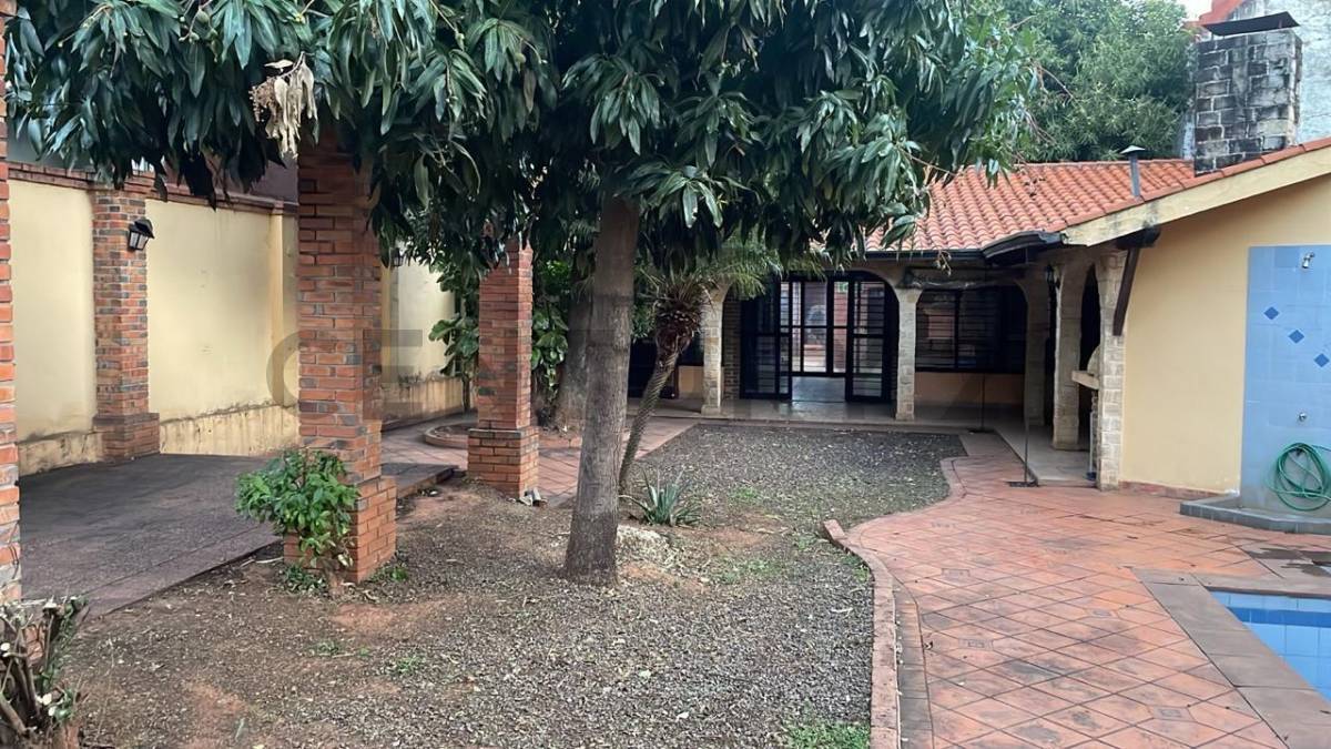 En venta casa a precio de terreno – Sajonia, Asunción - imagen 3