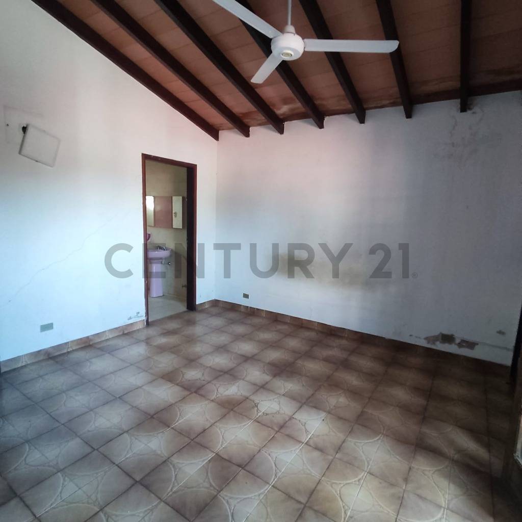 Casa en buen estado a la venta en Sajonia - imagen 4
