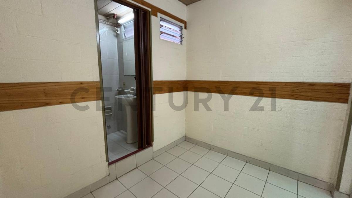 Venta de Propiedad exclusiva para hospedaje o consultorios - 7